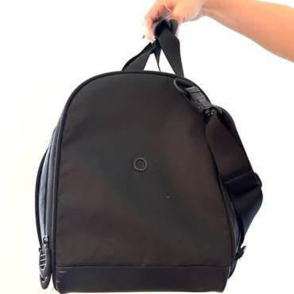 TUMI Boston Ballistic Nylon Duffle Bag Carry On Black 525C (Like New) - Picture 6 of 8